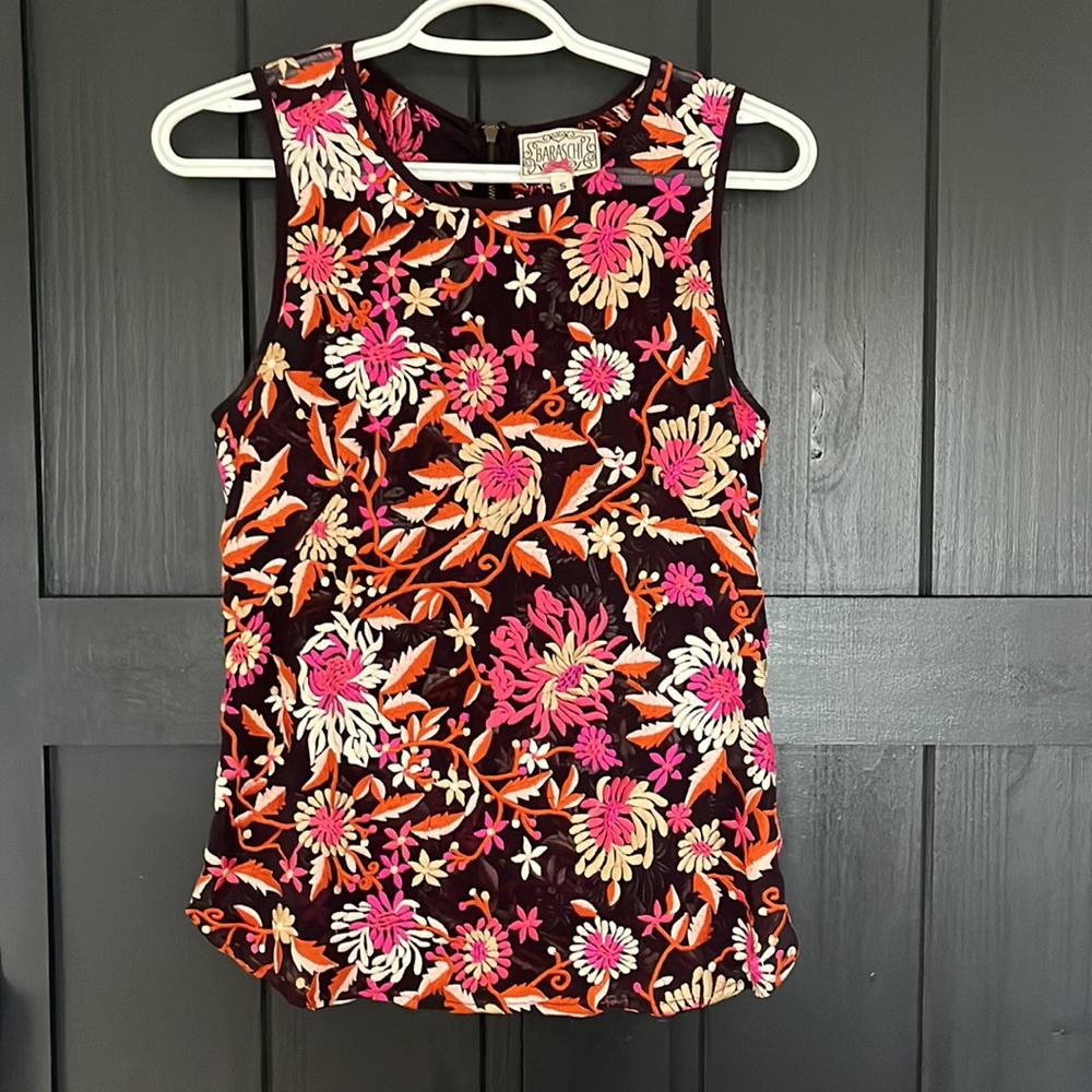 Gorgeous embroidered tank top